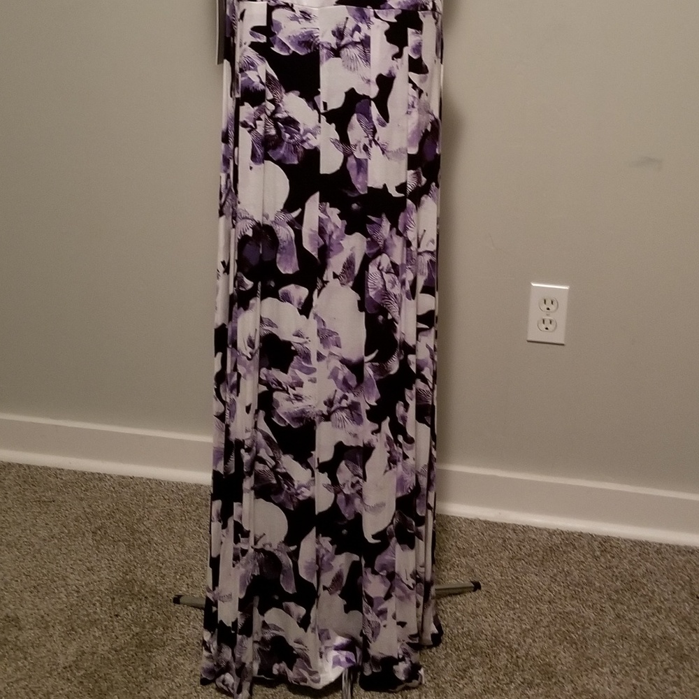 Dress - Picture 2 of 5